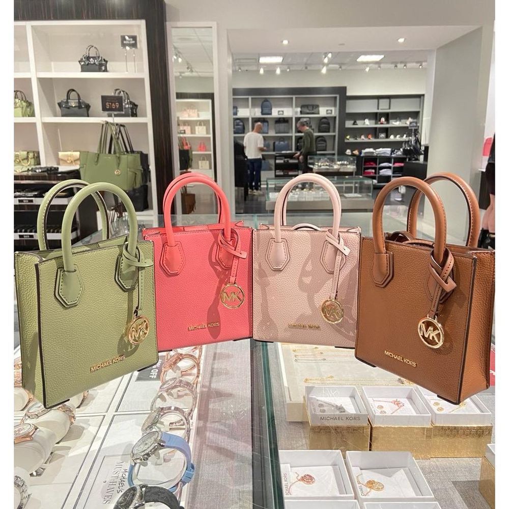 MICHAEL KORS
Mercer Extra-Small Logo and Leather Crossbody Bag